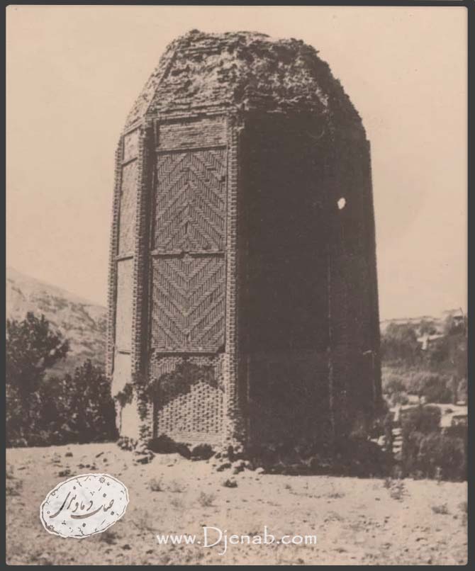 برج شبلی، بنایی تاریخی باقیمانده از دوره سلجوقی در دماوند است که عکس آن در زمان ناصرالدین شاه قاجار ثبت شد