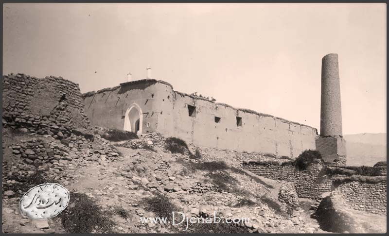 تصویری از آتشکده زرتشتیان در دماوند که در زمان قاجار به مسجد جامع شهر تبدیل شد.