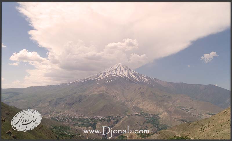 نمایی از کوه دماوند که قله آن بلندترین نقطه ایران است
